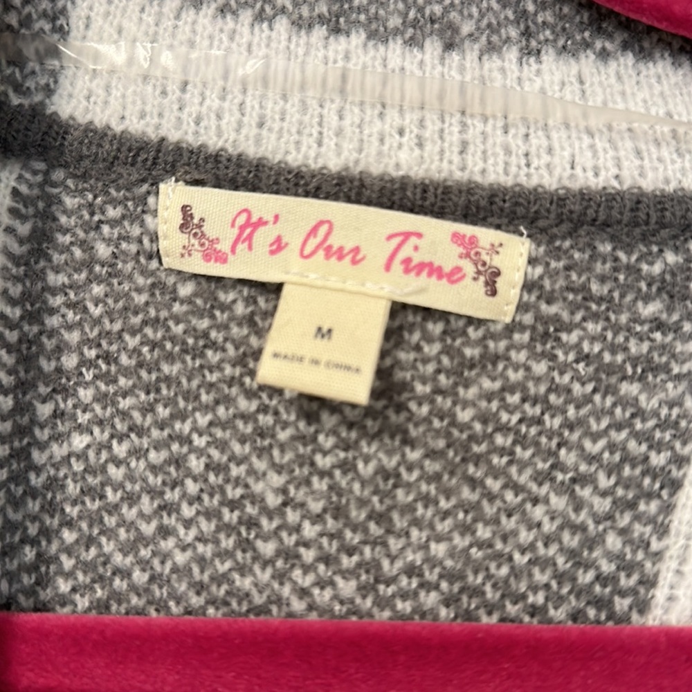 It’s Our Time Womens Gray and White Plaid Sweater Jacket Size Medium - Picture 4 of 8